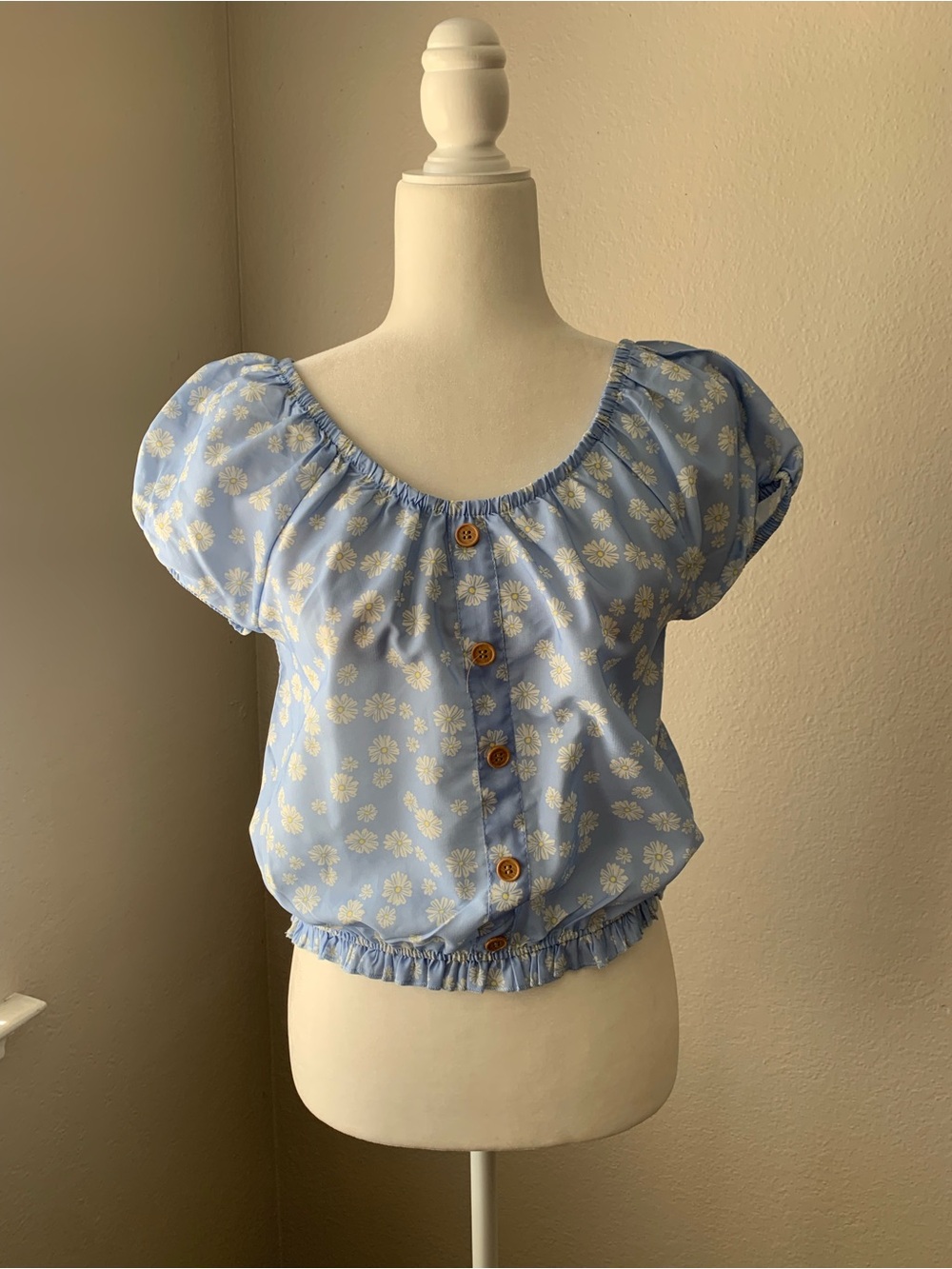 Light Blue Floral Button-Front Puff Sleeve Top